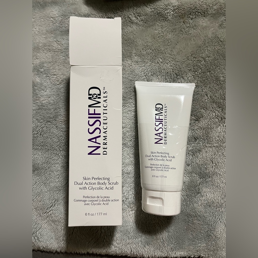 NassifMD Dermaceuticals Skin Perfecting Dual Action Body Scrub w/ Glycolic Acid